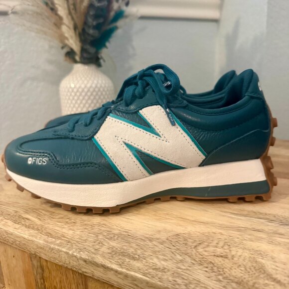 FIGS x New Balance 327 Caribbean Blue – Size 8 – New in Box – Limited Edition - Picture 13 of 16